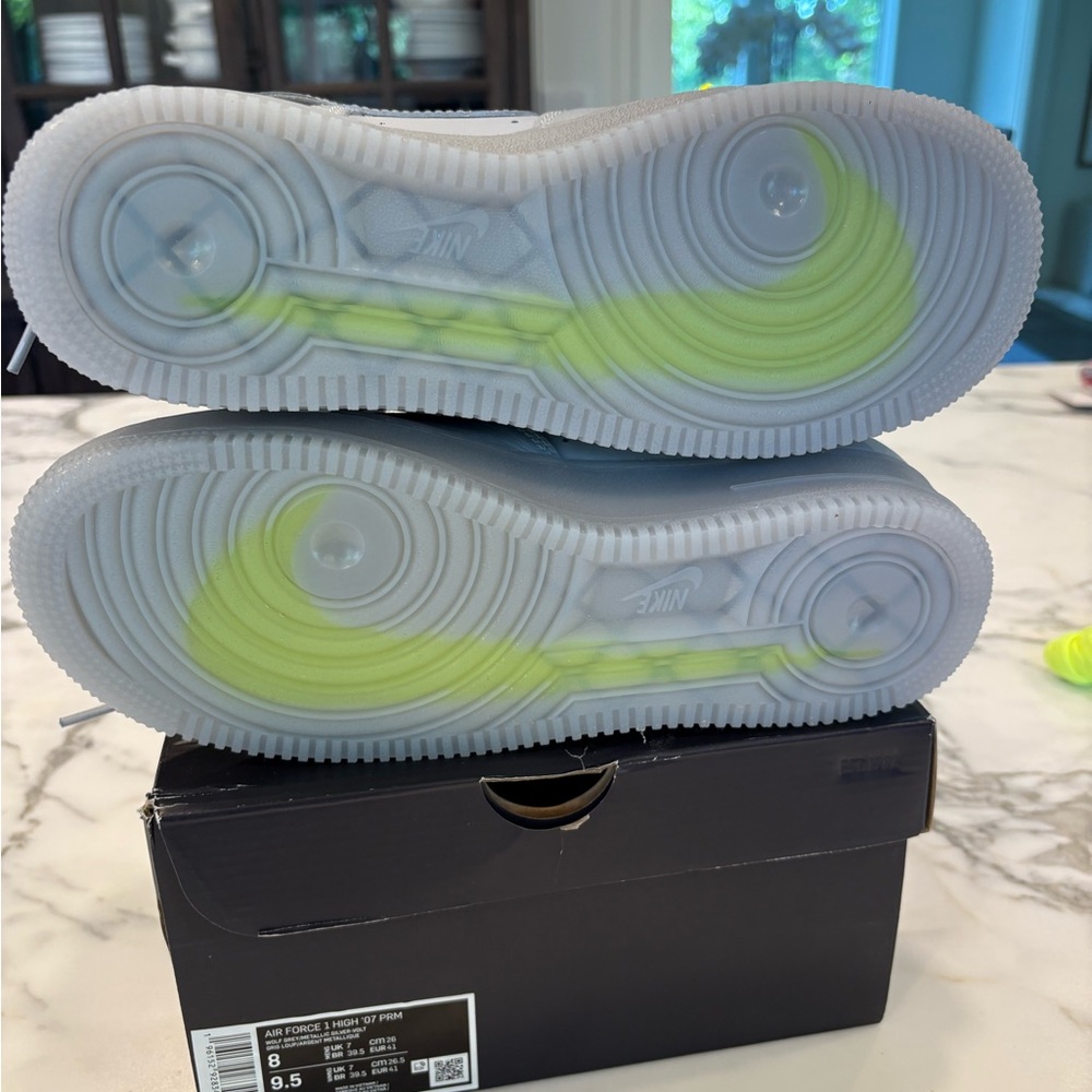 Nike Air Force 1 High Top ‘07 PRM Sneakers with Neon Laces - Picture 9 of 10